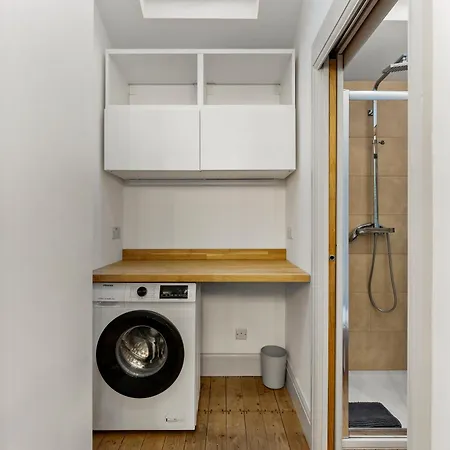 Stunning 3 Bed In - Parking Nyaraló