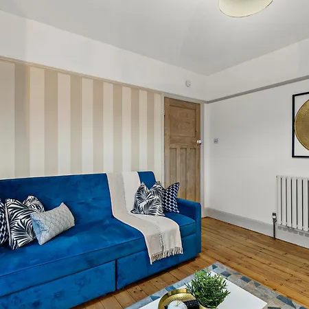 Stunning 3 Bed In - Parking