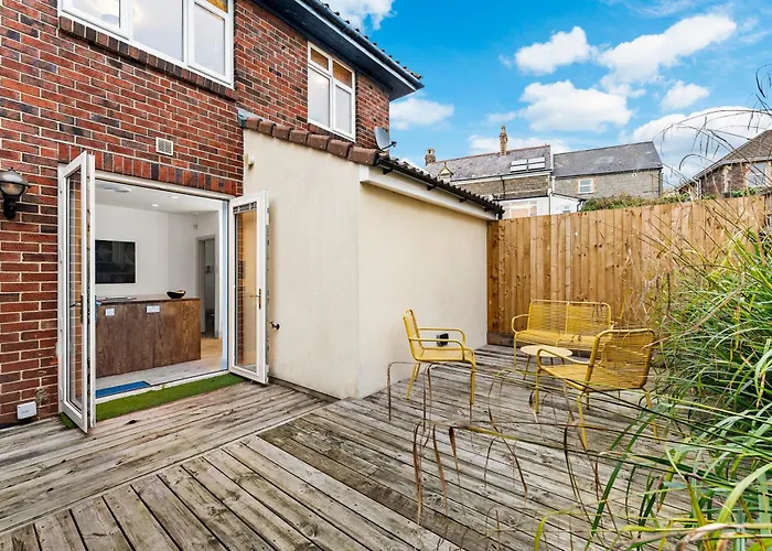 Stunning 3 Bed In - Parking