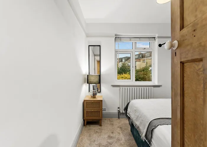 Stunning 3 Bed In - Parking Casa de Férias