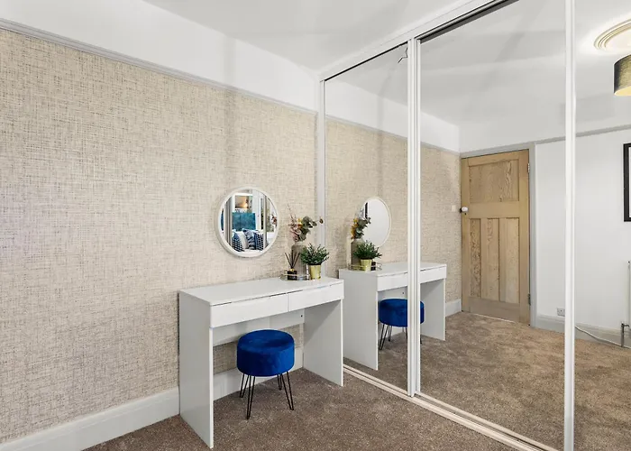 Stunning 3 Bed In - Parking