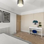 Stunning 3 Bed In - Parking 펜션