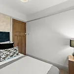 펜션 Stunning 3 Bed In - Parking *