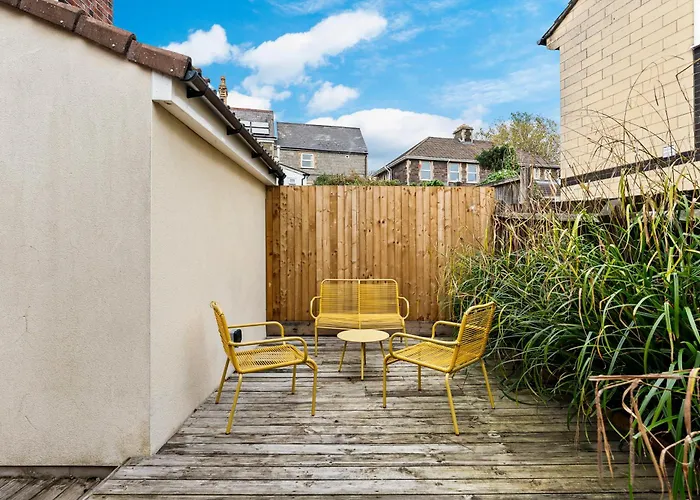 Stunning 3 Bed In - Parking Semesterbostad