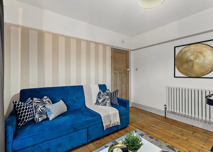 Stunning 3 Bed In - Parking