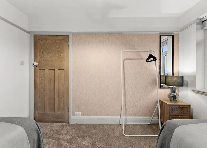 Stunning 3 Bed In - Parking 度假居 *