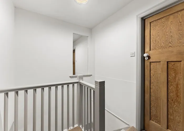 Stunning 3 Bed In - Parking *