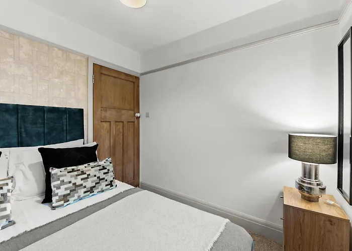 Semesterbostad Stunning 3 Bed In - Parking *